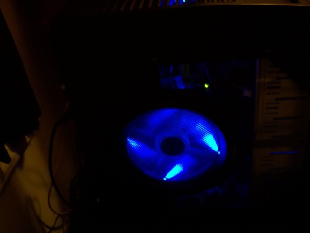 009.jpg SIDE FAN DARK picture by RobRoy68
