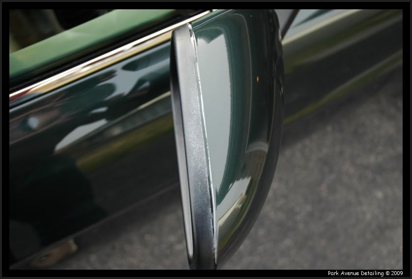 AstonMartinV8Vantage013.jpg