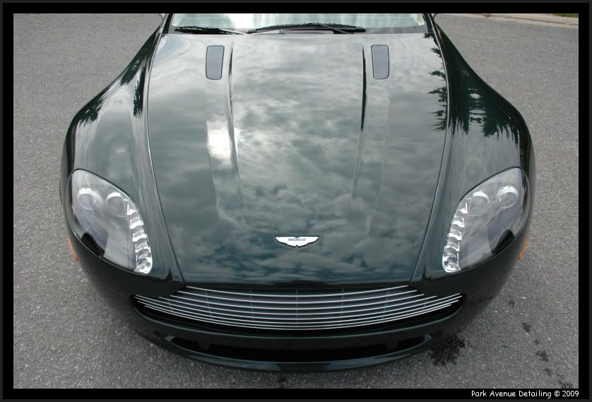 AstonMartinV8Vantage048.jpg
