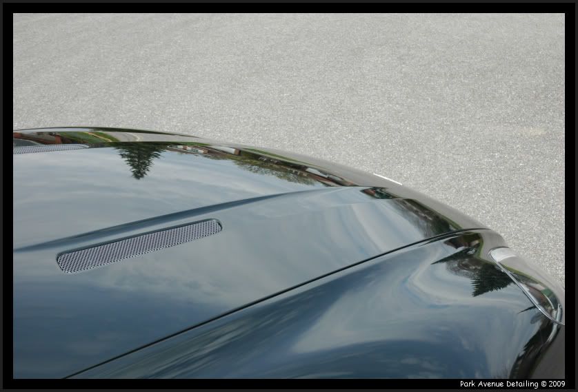AstonMartinV8Vantage053.jpg