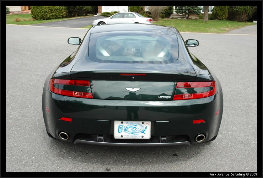 AstonMartinV8Vantage056.jpg