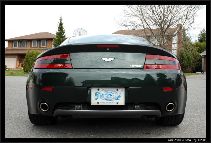 AstonMartinV8Vantage057.jpg