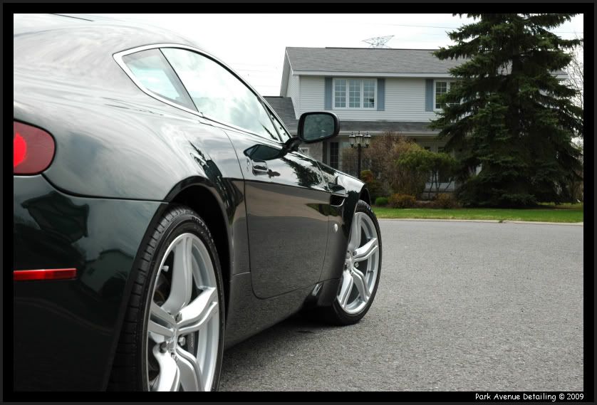 AstonMartinV8Vantage078.jpg