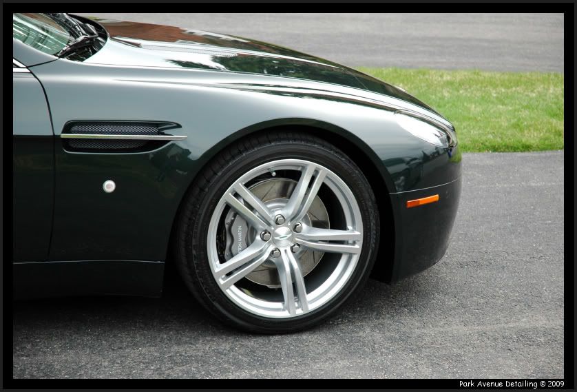 AstonMartinV8Vantage134.jpg