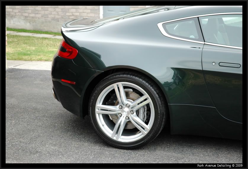 AstonMartinV8Vantage135.jpg