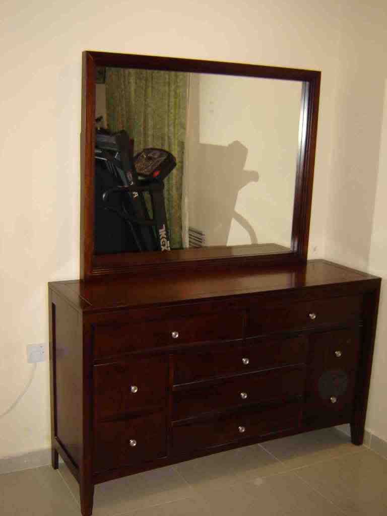 Dressing_table_1
