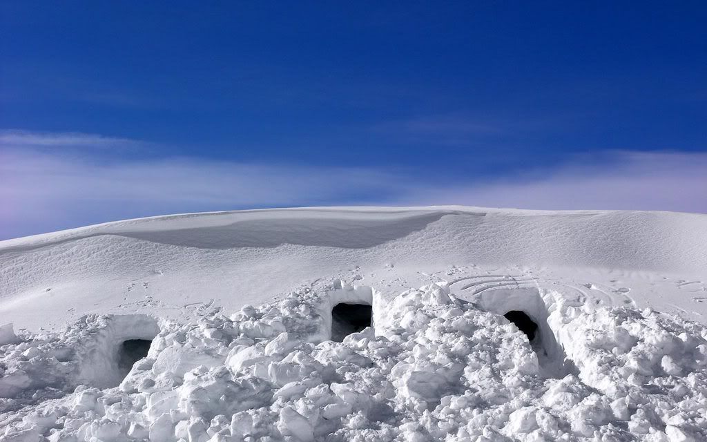 00300_snowcaves_1440x900-1.jpg
