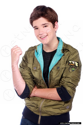 http://i213.photobucket.com/albums/cc281/Duckiegirl15/Boys/nathan_kress_1229166134.png