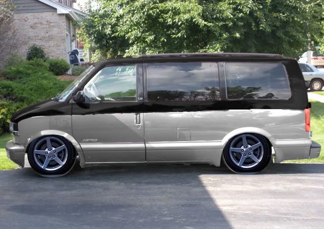 Astro Van Black