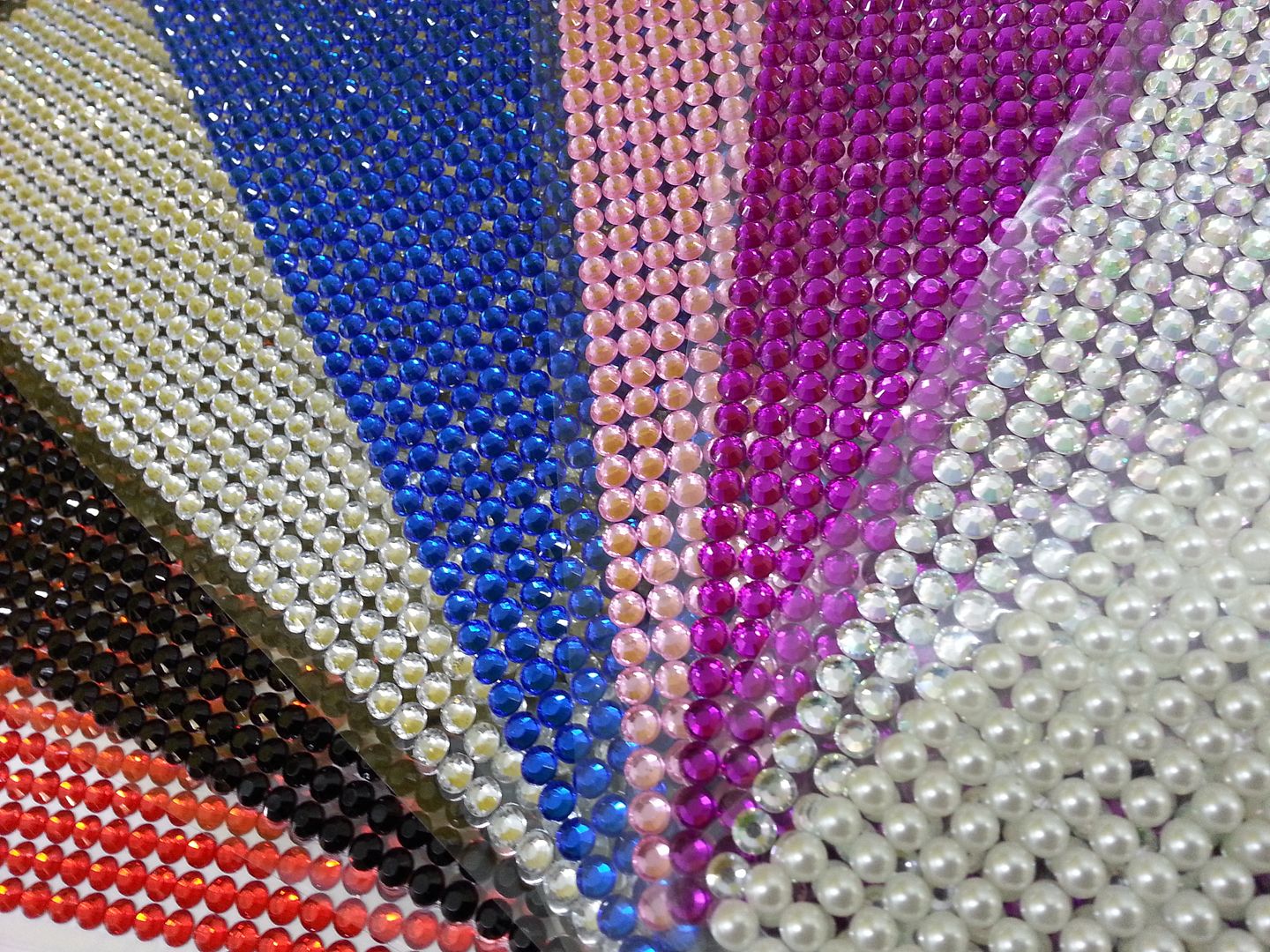 1500 Bulk Sheet of 5mm Self Adhesive Diamante Stick on Rhinestone Gems ...