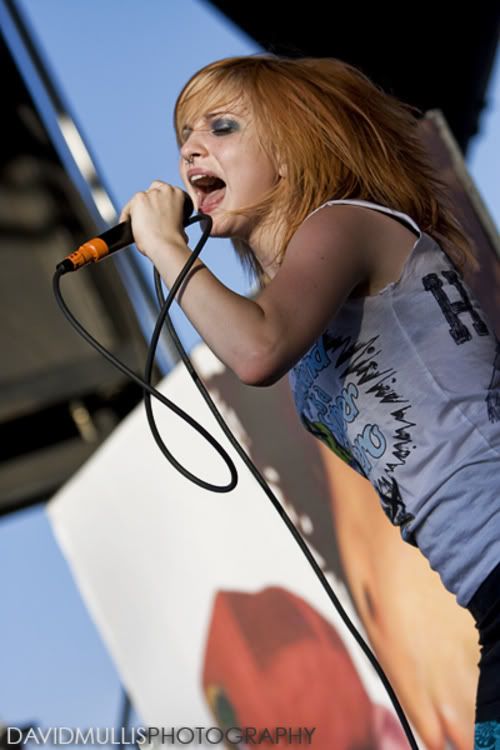 Paramore_Warped_Tour_2008--large-4.jpg