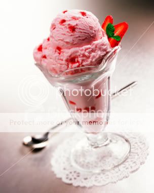 ist2_2991100_strawberry_ice_cream.jpg